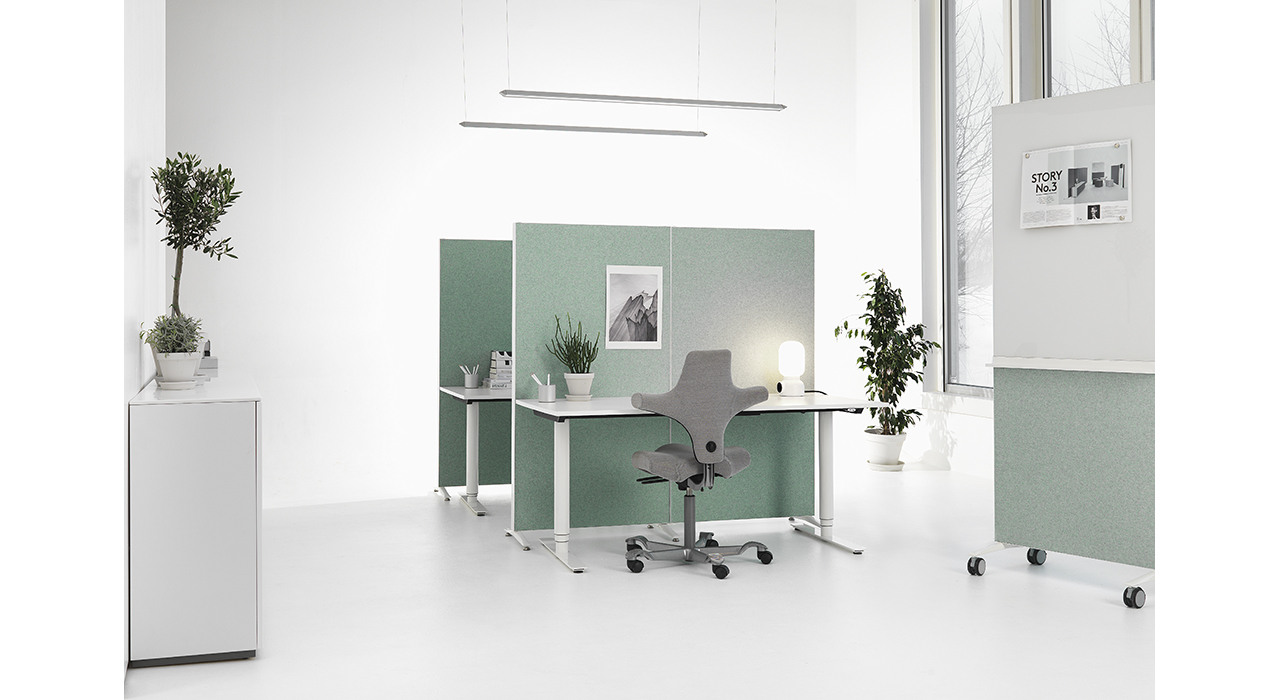 alumi combi writing boards office with plants