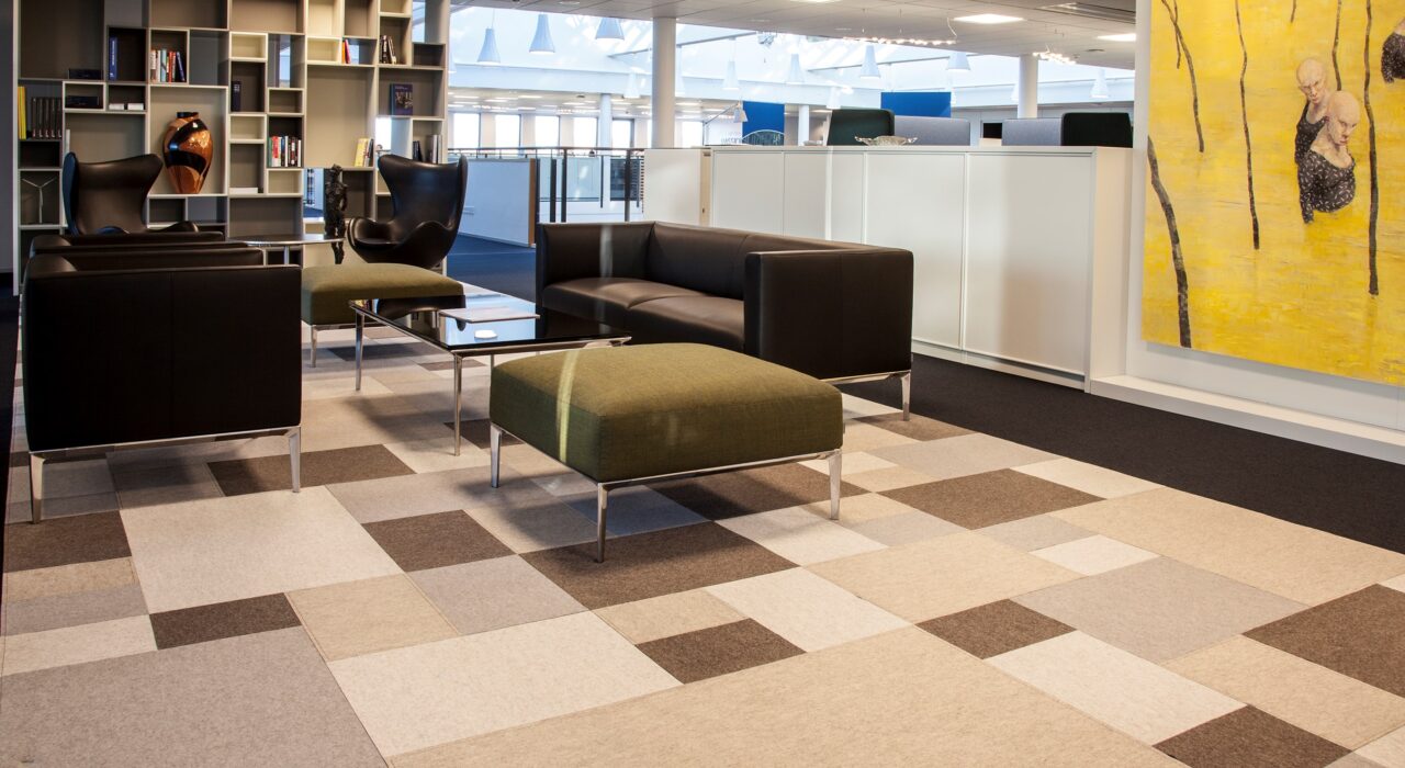 Fraster Felt wool rug in open office with checkered pattern